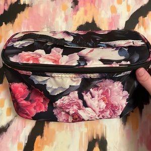 A Modella Makeup Bag for Travel